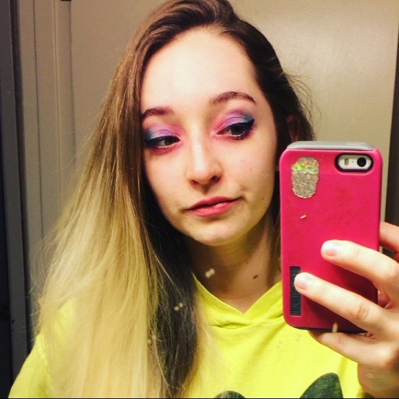 Meet your Posher, Heather - Picture 2 of 5